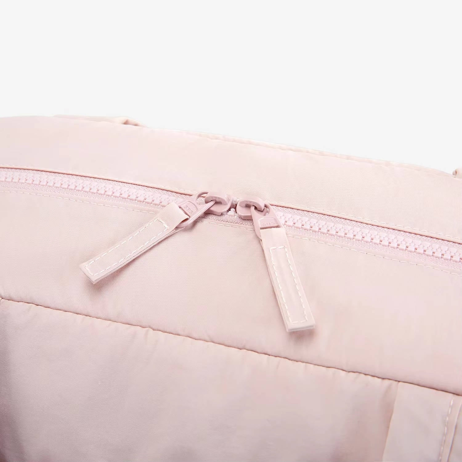 toiletry-bag-for-women-41193624_4.jpg